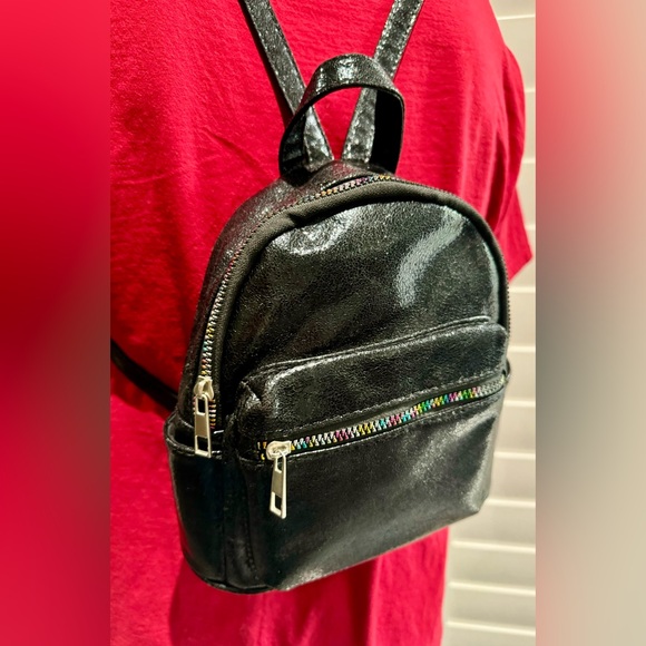 Mini backpack. - Picture 5 of 8